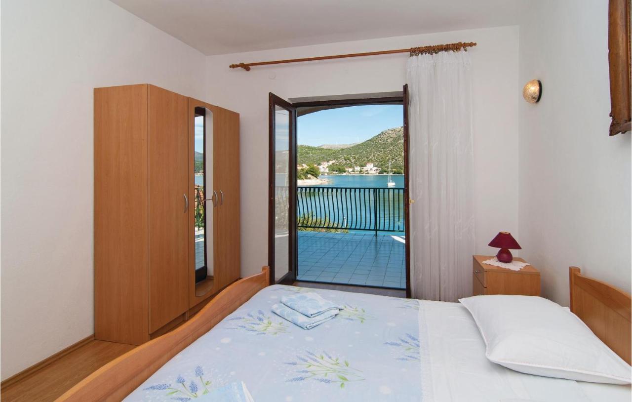2 Bedroom Cozy Apartment In Marina Esterno foto