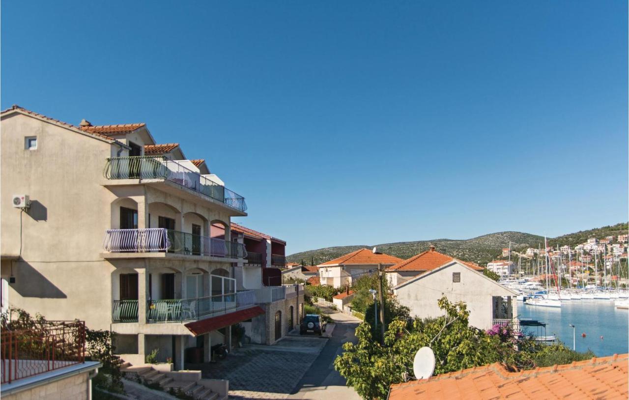2 Bedroom Cozy Apartment In Marina Esterno foto