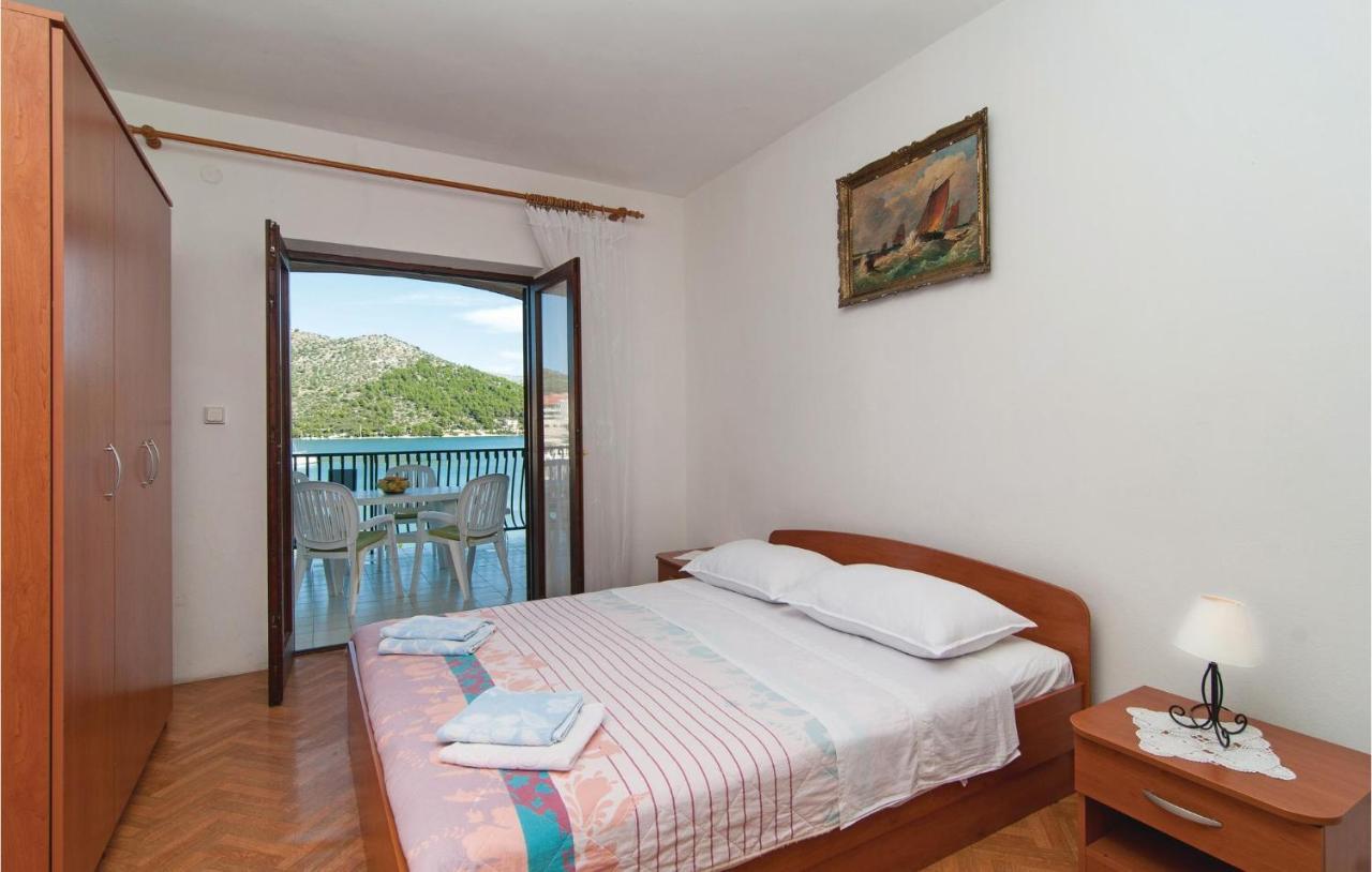 2 Bedroom Cozy Apartment In Marina Esterno foto